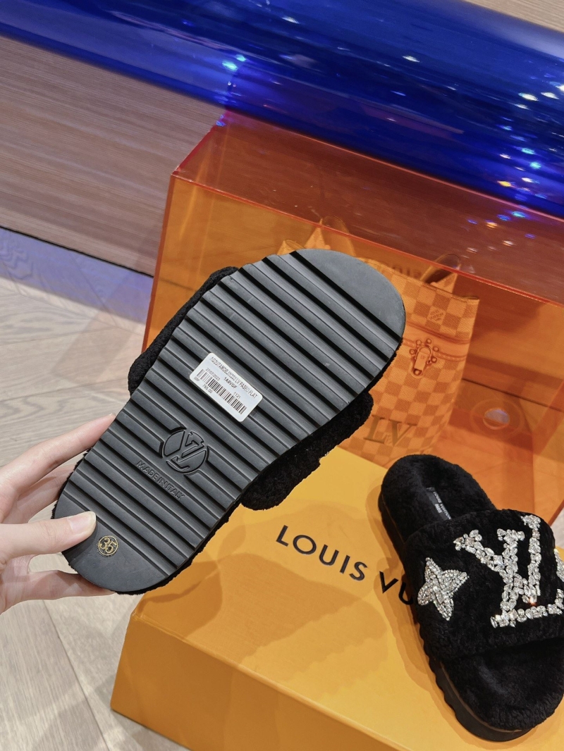 Louis Vuitton Slippers